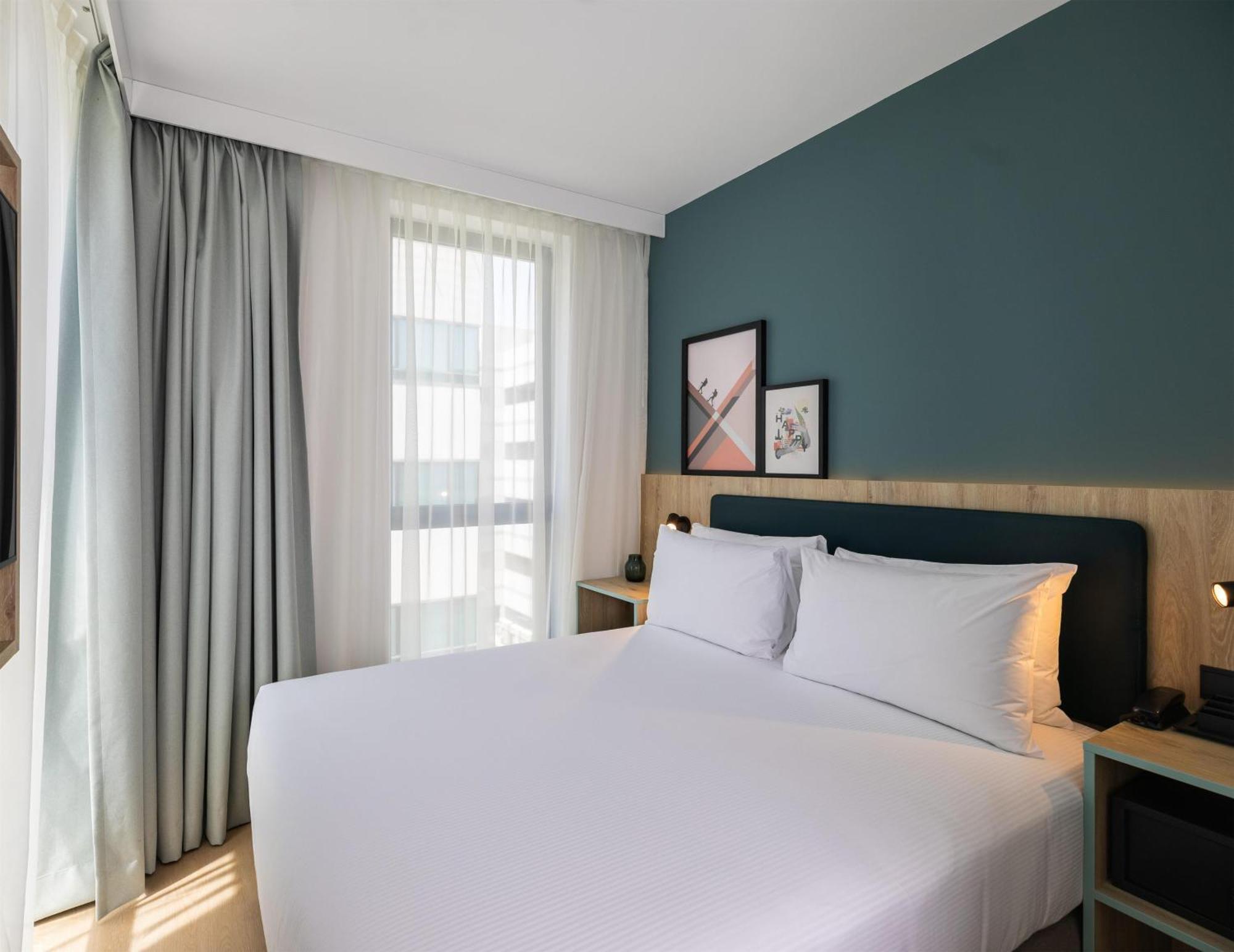 Spark By Hilton Madrid Alcala — Fotos 1